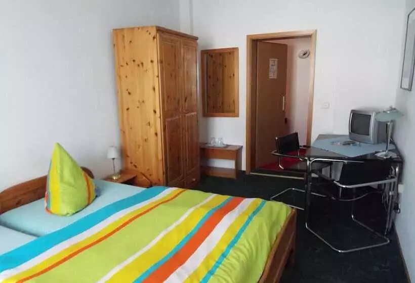 ホテル Pension Zur Tanne