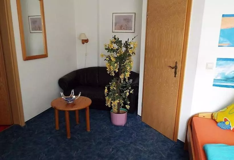 ホテル Pension Zur Tanne