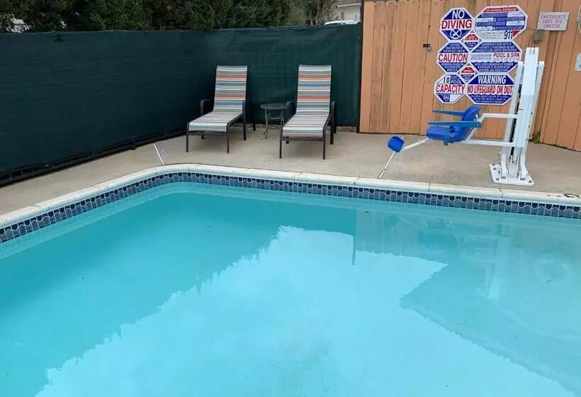 Hotelli Rancho California Inn Temecula