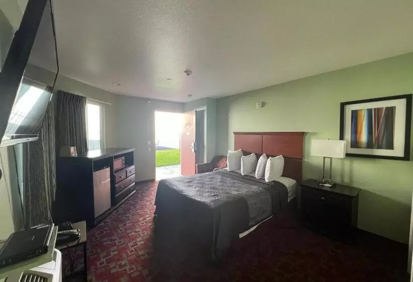 Hotelli Rancho California Inn Temecula