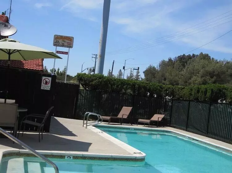 Hotelli Rancho California Inn Temecula