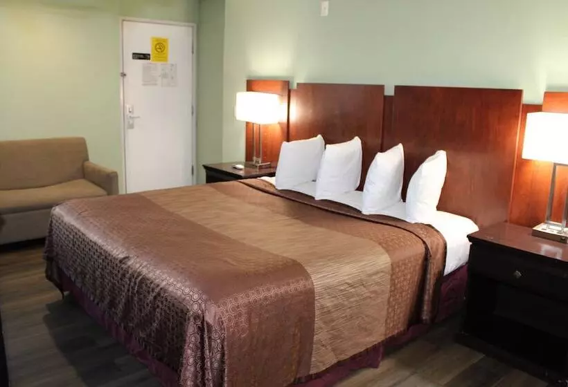 Hotelli Rancho California Inn Temecula