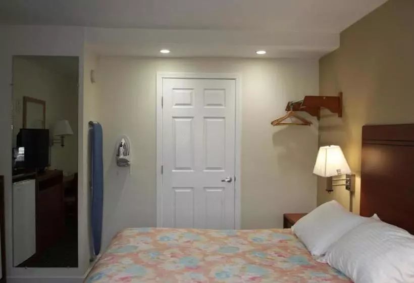 ホテル Redwood Inn