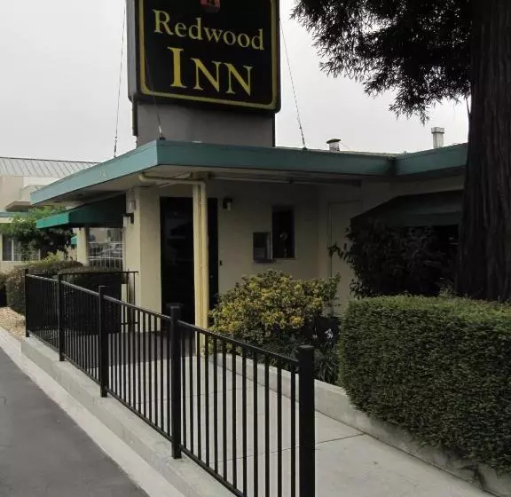 ホテル Redwood Inn