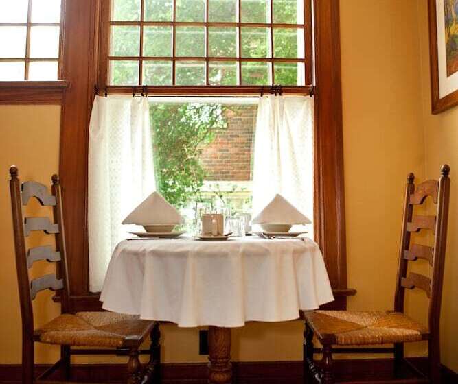 فندق Showers Inn