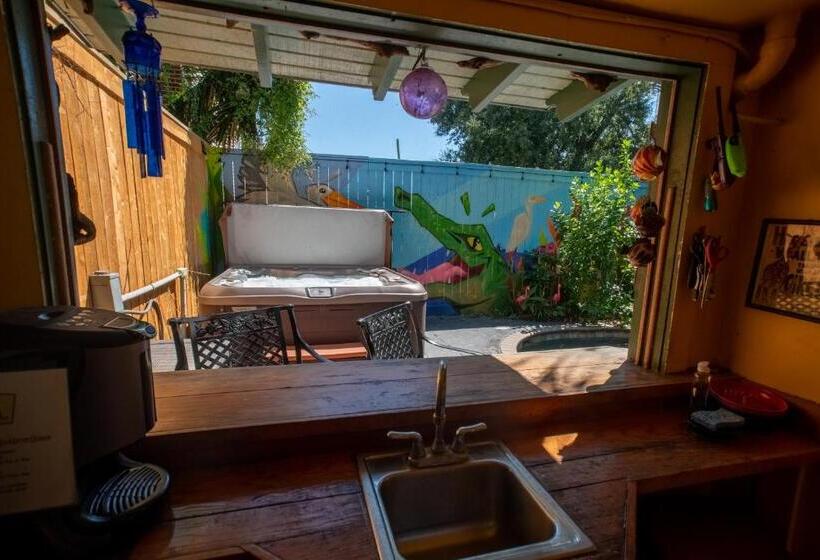 Hotel The Lookout Inn