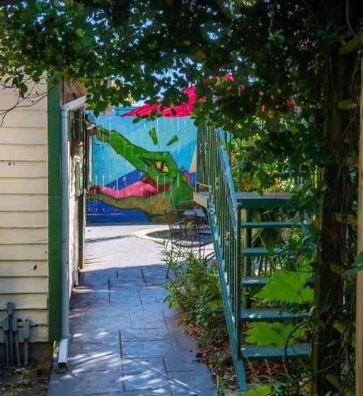 Hotel The Lookout Inn