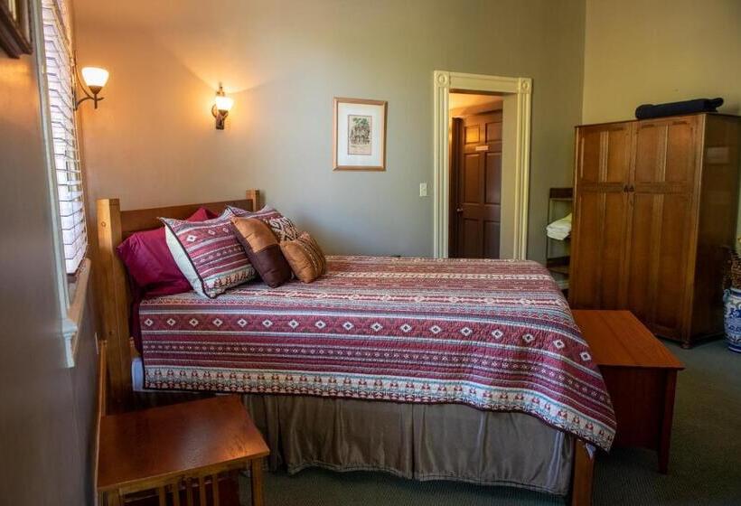 Hotel The Lookout Inn