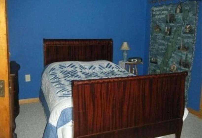 Отель The Sawyer House Bed & Breakfast