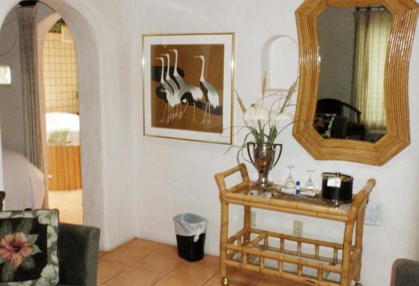 هتل Touchstone Inn