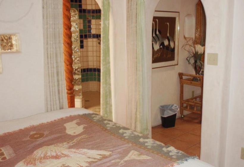 هتل Touchstone Inn