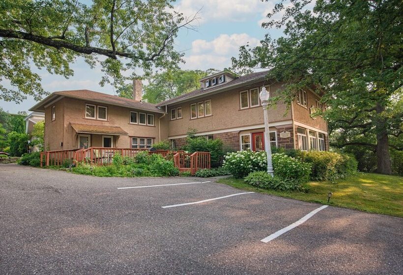 ホテル White Rose Inns