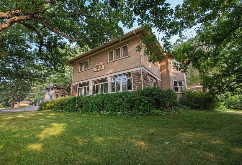 ホテル White Rose Inns