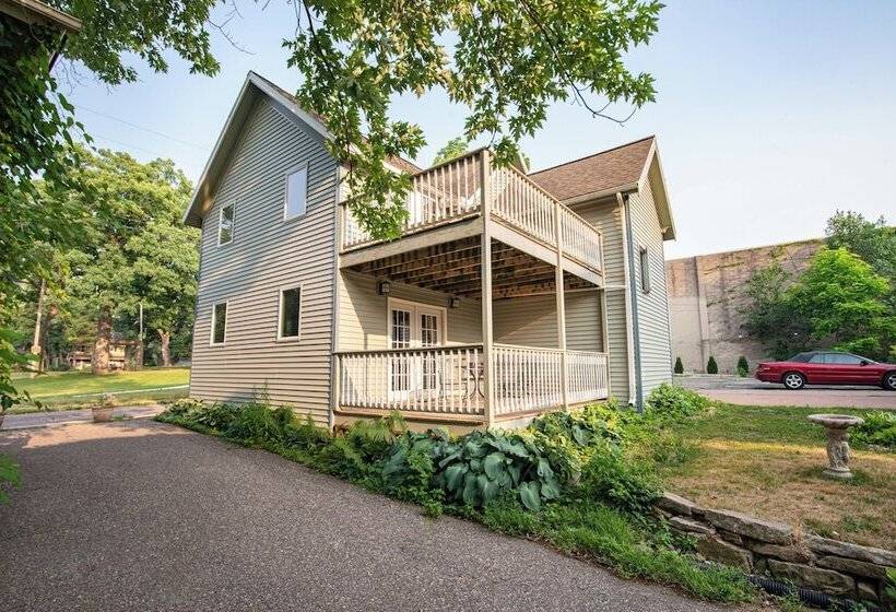 ホテル White Rose Inns