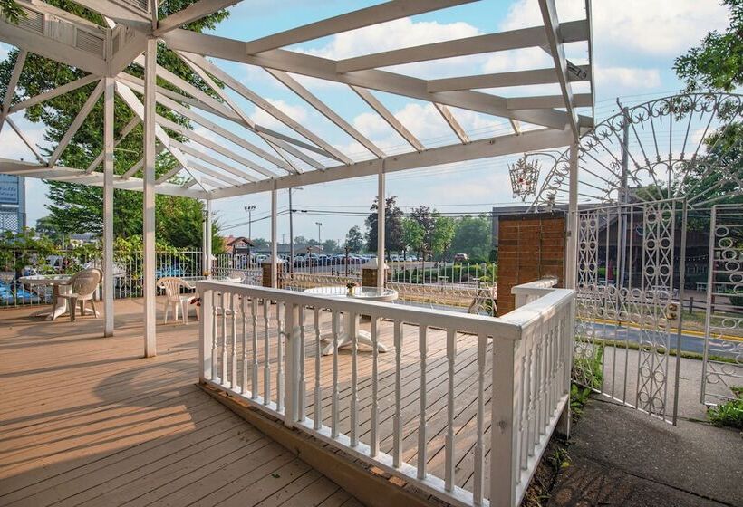 ホテル White Rose Inns