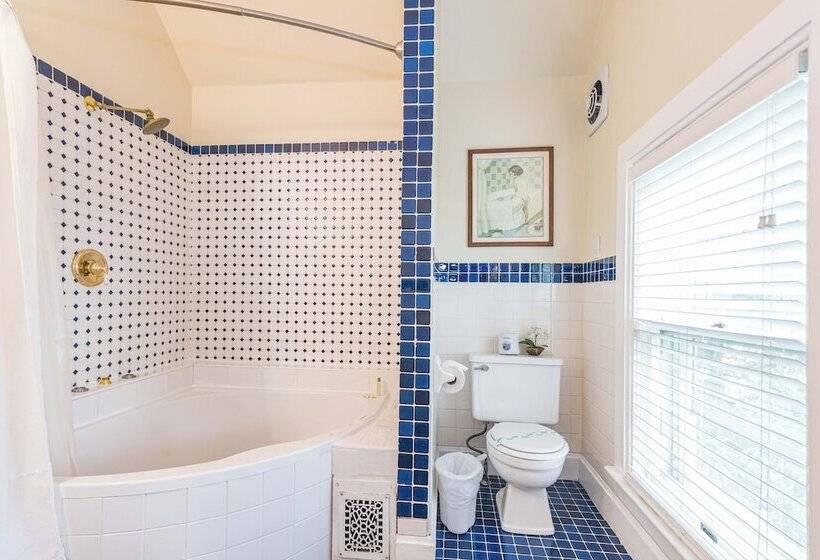 ホテル White Rose Inns