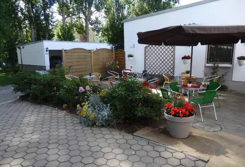 Hotelli Zur Saale