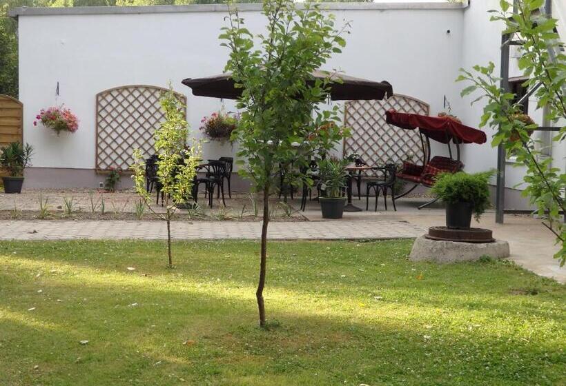 Отель Zur Saale