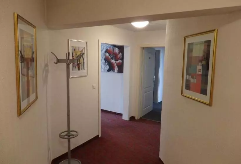 Hotelli Zur Saale