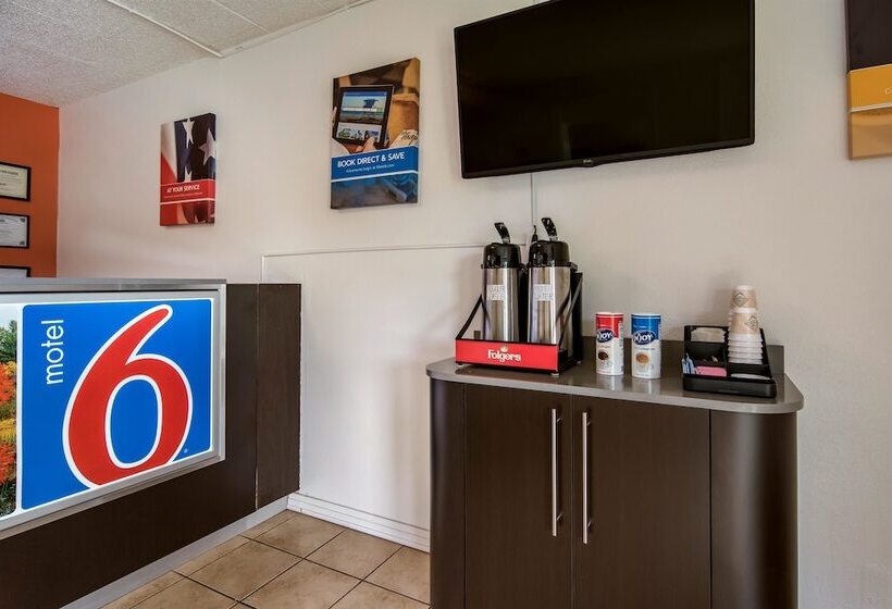 Motel 6 New Stanton, Pa