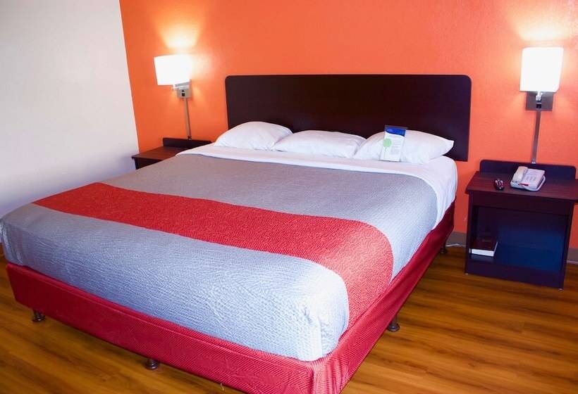 Motel 6 New Stanton, Pa