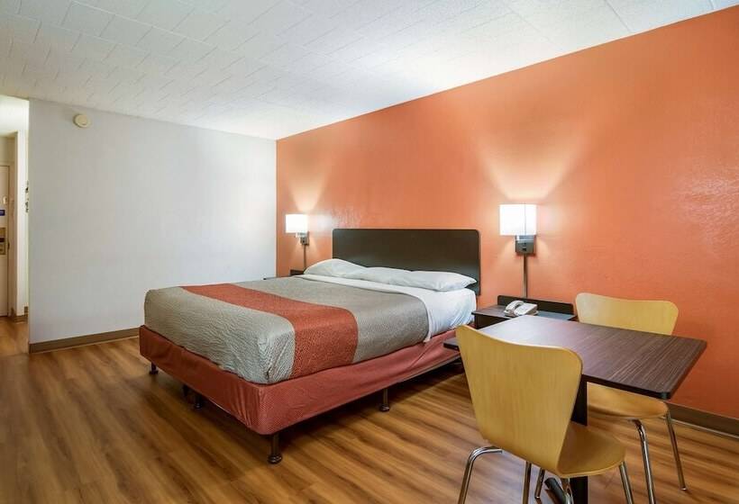 Motel 6 New Stanton, Pa