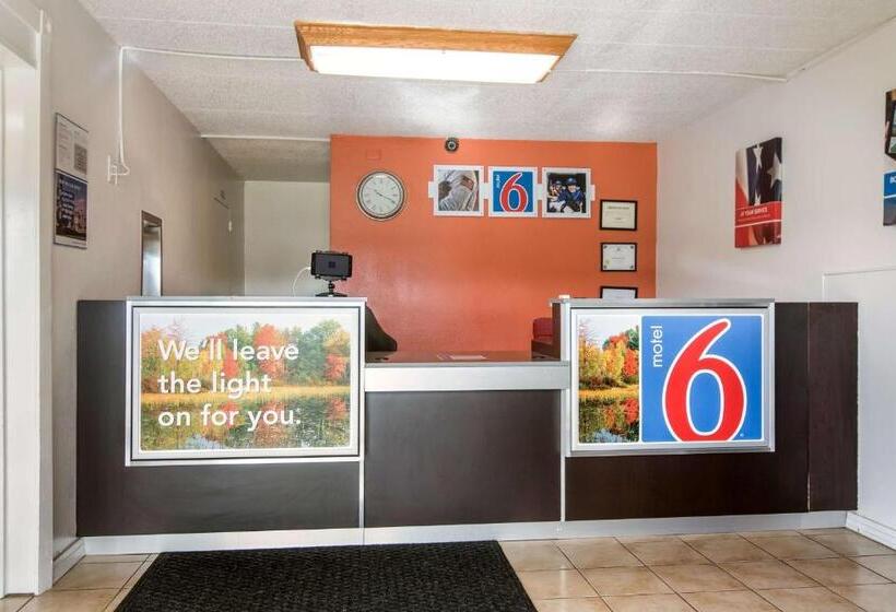 Motel 6 New Stanton, Pa