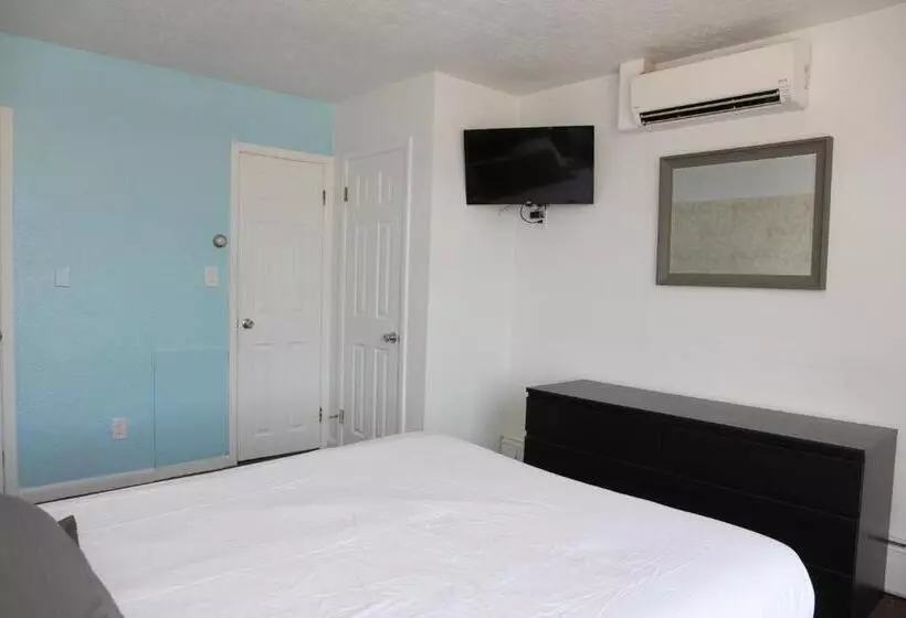 Pink Champagne Motel