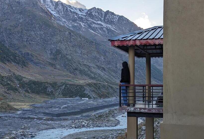 הוסטל Moustache Koksar Luxuria, Sissu