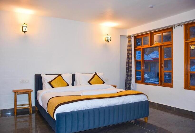 הוסטל Moustache Koksar Luxuria, Sissu