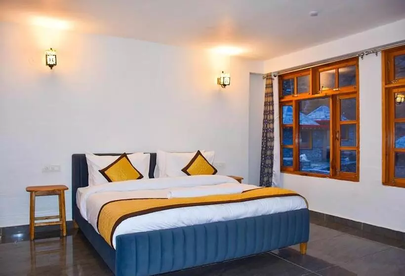 Retkeilymaja Moustache Koksar Luxuria, Sissu