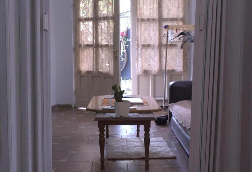 تختخواب و صبحانه Adem S Cozy Terrace Retreat