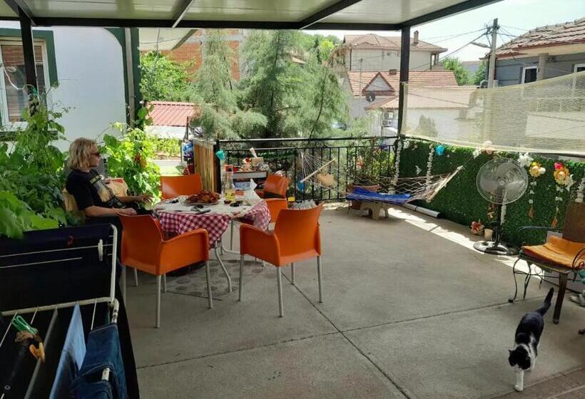 تختخواب و صبحانه Adem S Cozy Terrace Retreat