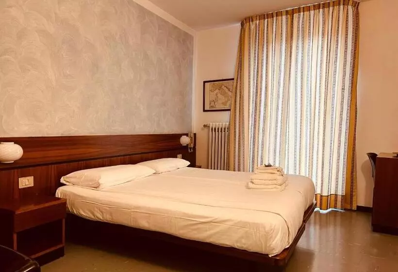 Hotelli Albergo Da Pina