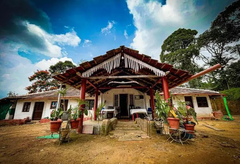 ホテル Century Old Coorg Gem