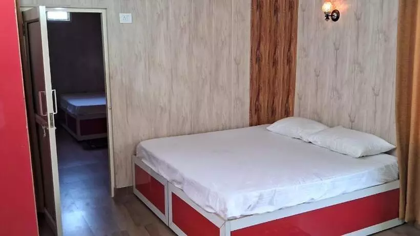 ホテル Mahadev Relax Zone