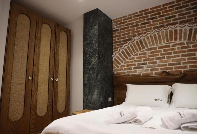 هتل Sofra Kolonjare