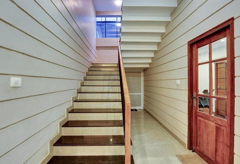 בית מלון כפרי Spot On Inn Town Residency