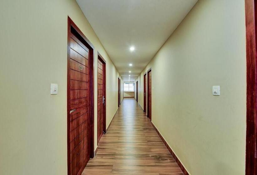 בית מלון כפרי Spot On Inn Town Residency