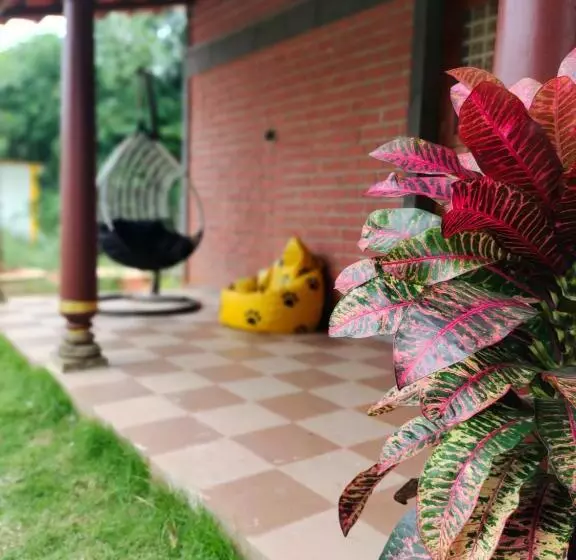 Hotelli The Asian Villa