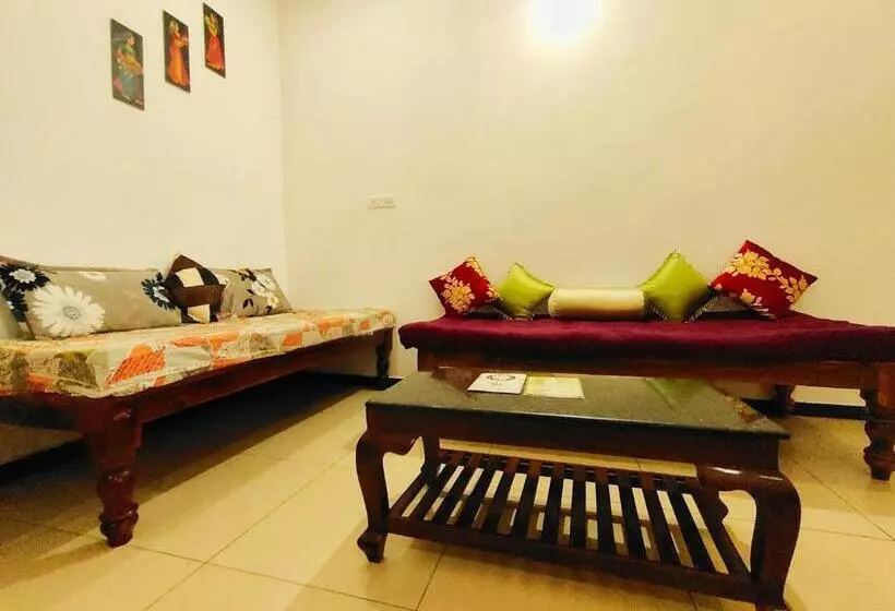 Hotelli The Asian Villa