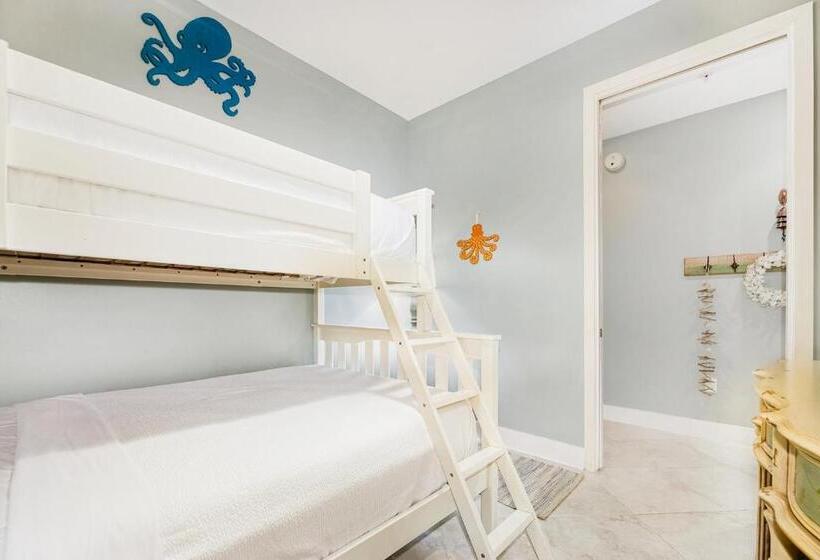 هتل The Center Of Paradise