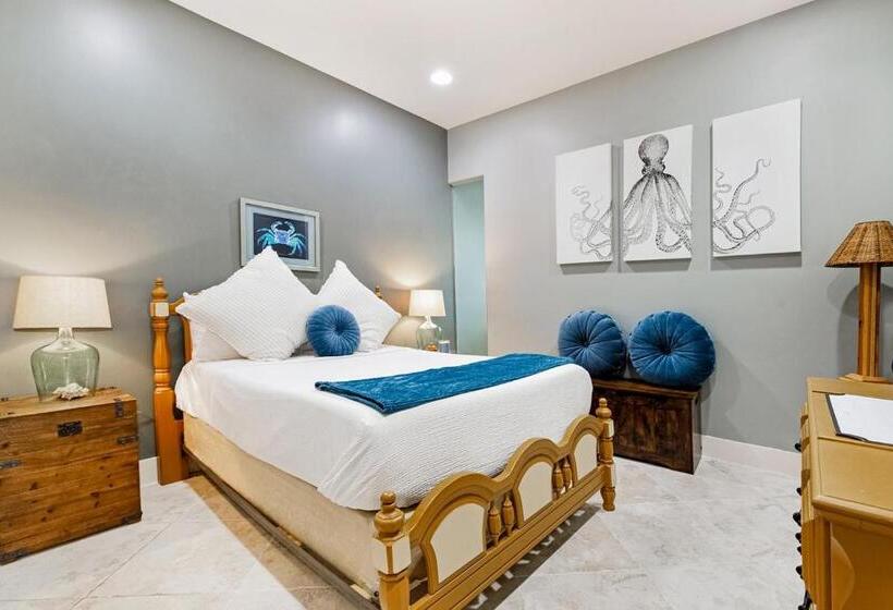 هتل The Center Of Paradise