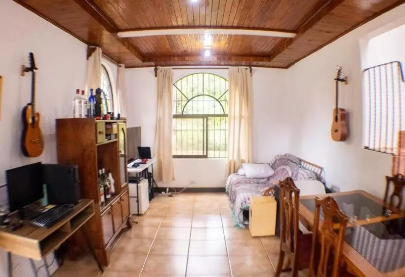 Las Motas Surf Camp & Hostel