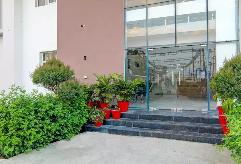 Super Hotel O Gomti Nagar Vigyan Khand