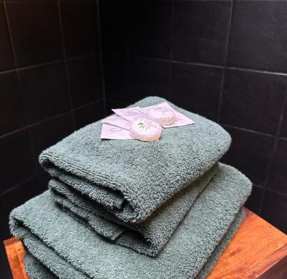 ペンション Emotion Apartments