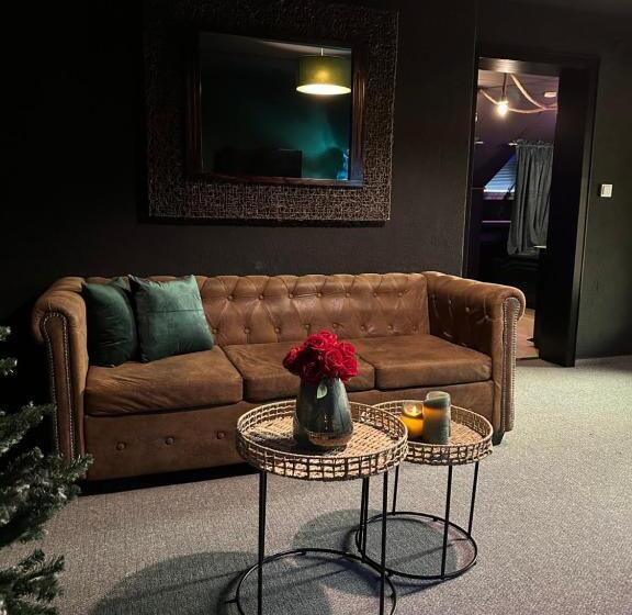 ペンション Emotion Apartments