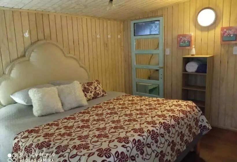 ペンション Familiar Hostal