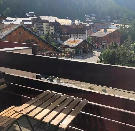 Résidence Les Cîmes  Centre Val D Isère