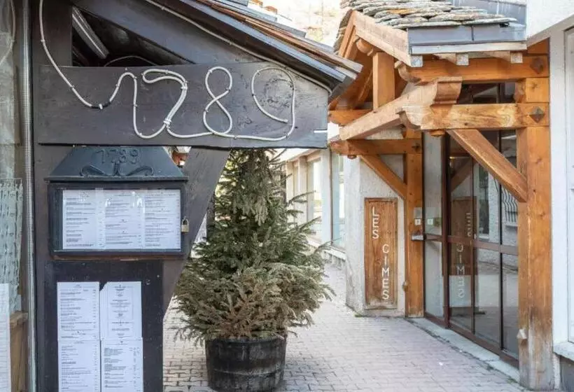 Résidence Les Cîmes  Centre Val D Isère